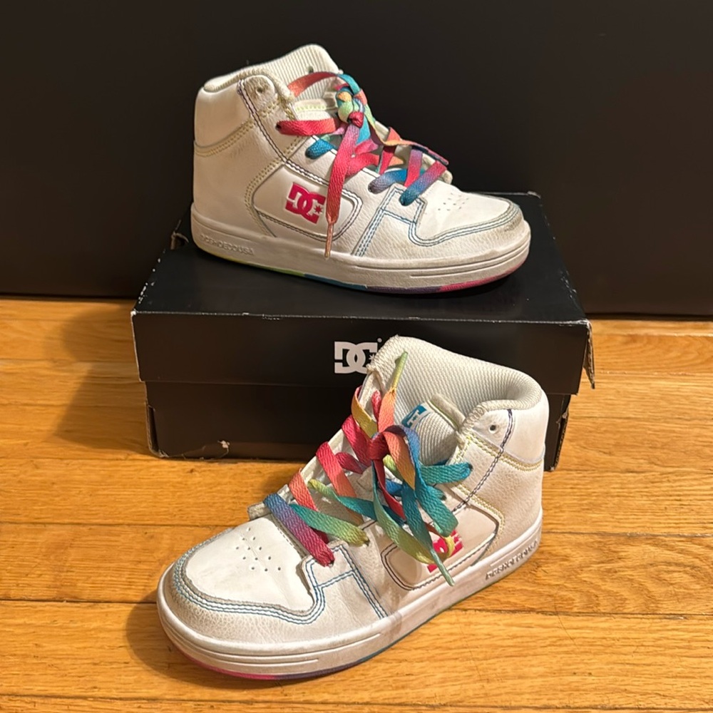 DC Manteca 4 Hi White Rainbow Kids TL